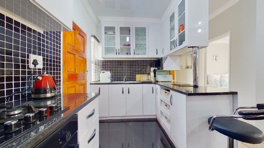 4 Bedroom Property for Sale in Heuwelsig Free State